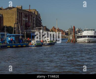 L'unité de police maritime (MPU) de la Metropolitan Police a docks sur la Tamise, Londres, Angleterre. Banque D'Images