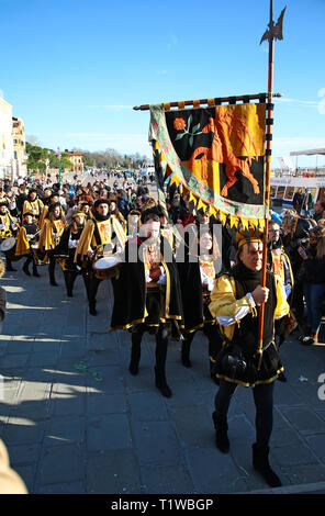 Les participants au cours du Carnaval de Venise - Festa delle Marie à Venise où : Venise, Italie Quand : 23 Feb 2019 Credit : IPA/WENN.com **Uniquement disponible pour publication au Royaume-Uni, USA, Allemagne, Autriche, Suisse** Banque D'Images