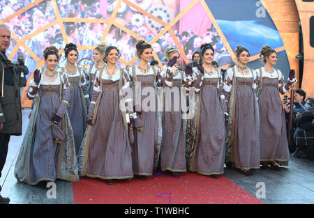 Les participants au cours du Carnaval de Venise - Festa delle Marie à Venise où : Venise, Italie Quand : 23 Feb 2019 Credit : IPA/WENN.com **Uniquement disponible pour publication au Royaume-Uni, USA, Allemagne, Autriche, Suisse** Banque D'Images