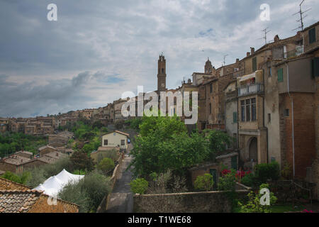 Paysage de la Toscane vue depuis les murs de Montepulciano, Italie Banque D'Images