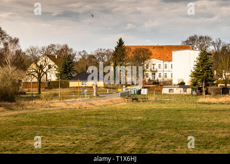 Kavaliershaus, château de Blücher et construction de dalles en béton à Fincken, Allemagne Banque D'Images