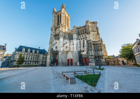 Troyes (nord-est de la France) : la cathédrale de Troyes ou la Cathédrale Saint Pierre et Saint Paul Banque D'Images