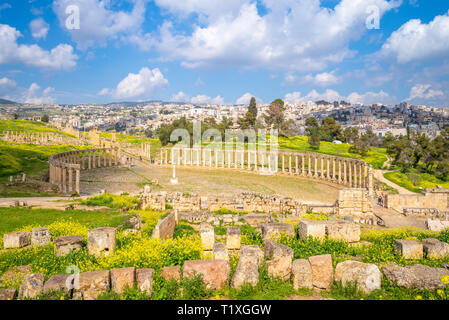 Forum ovale et Cardo Maximus à Jerash, Jordanie Banque D'Images