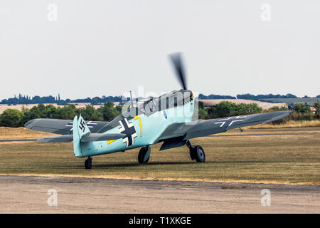 Un Hispano Buchon Messerschmitts BF109s à Duxford en Angleterre Banque D'Images