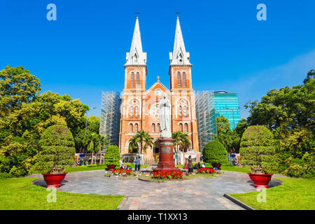 Basilique Cathédrale Notre Dame de Saigon ou Cathédrale Basilique Notre Dame de l'Immaculée Conception à Ho Chi Minh Ville, Vietnam Banque D'Images