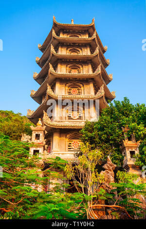 La pagode du temple de la montagne de marbre dans la ville de Danang au Vietnam Banque D'Images