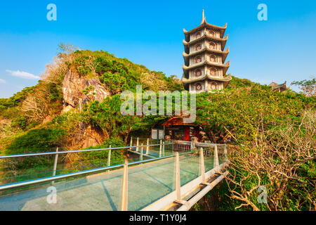 La pagode du temple de la montagne de marbre dans la ville de Danang au Vietnam Banque D'Images