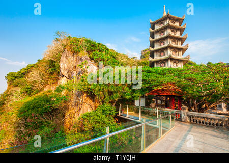 La pagode du temple de la montagne de marbre dans la ville de Danang au Vietnam Banque D'Images