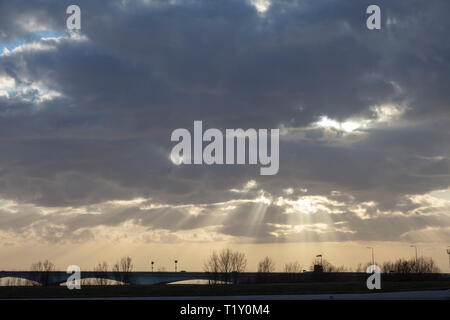 Rayons de soleil à travers les nuages, 225 , Banque D'Images