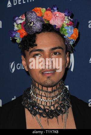 Los Angeles, CA. Mar 28, 2019. Tonatiuh au niveau des arrivées pour 30ème GLAAD Media Awards, le Beverly Hilton, Beverly Hills, CA, le 28 mars 2019. Credit : Elizabeth Goodenough/Everett Collection/Alamy Live News Banque D'Images