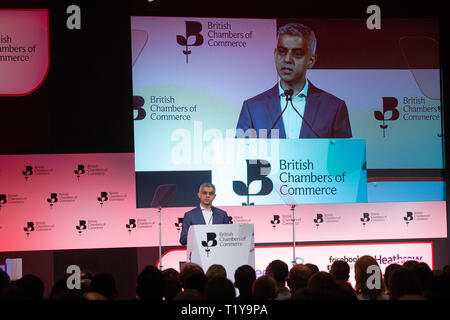 Londres, Royaume-Uni. Mar 29, 2019. Maire de Londres, Sadiq Khan, prend la parole à la Chambre de Commerce Britannique Conférence annuelle 2019 à Westminster. Il est très critique de l'approche du gouvernement à l'entreprise au cours de l'Brexit processus. Credit : Tommy Londres/Alamy Live News Banque D'Images