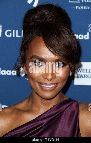 BEVERLY HILLS, LOS ANGELES, CALIFORNIE, USA - 28 mars : L'actrice Janet Mock portant Cushnie arrive à la 30ème GLAAD Media Awards qui a eu lieu au Beverly Hilton Hotel, le 28 mars 2019 à Beverly Hills, Los Angeles, Californie, États-Unis. (Photo par Xavier Collin/Image Press Office) Banque D'Images