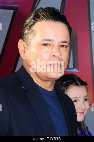 Los Angeles, USA. Mar 28, 2019. LOS ANGELES, CA - le 28 mars : l'acteur Raymond Cruz assiste à la première mondiale de Warner Bros Pictures et New Line Cinema's 'Shazm !' Le 28 mars 2019 au Théâtre chinois de Grauman à Los Angeles, Californie. Credit : Barry King/Alamy Live News Banque D'Images