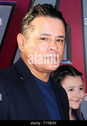 Los Angeles, USA. Mar 28, 2019. LOS ANGELES, CA - le 28 mars : l'acteur Raymond Cruz assiste à la première mondiale de Warner Bros Pictures et New Line Cinema's 'Shazm !' Le 28 mars 2019 au Théâtre chinois de Grauman à Los Angeles, Californie. Credit : Barry King/Alamy Live News Banque D'Images