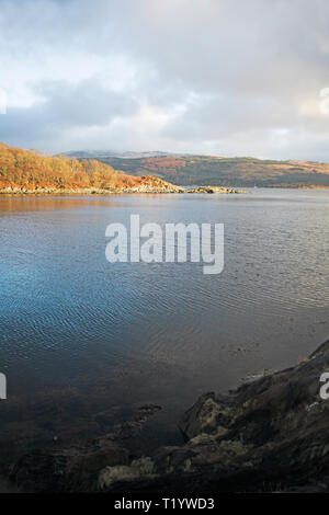 Lumière du soir sur le Loch Sween, côte ouest de l'Ecosse Banque D'Images