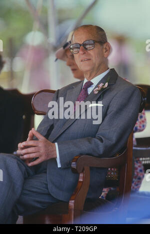 Le prince Philip, duc d'Édimbourg à Queen's College pour la cérémonie de pose de la pierre du nouveau bâtiment de l'école. La Barbade, Caraïbes. 1989 Banque D'Images