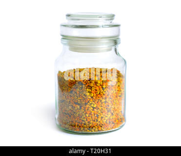Corbeilles à pollen d'abeille dans le bocal en verre. isolé sur fond blanc, Banque D'Images