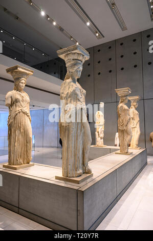 L'original des Cariatides du Temple de l'Erechtheion sur l'Acropole affichent désormais dans le nouveau musée, conçu par l'architecte Bernard T Banque D'Images