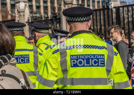 Westminster, London, UK. 29 Mar 2019. La marche de quitter l'UE par Brexit partisans, a eu lieu à la place du Parlement de Westminster, le vendredi 29 mars 2019. Credit : chrispictures/Alamy Live News Banque D'Images