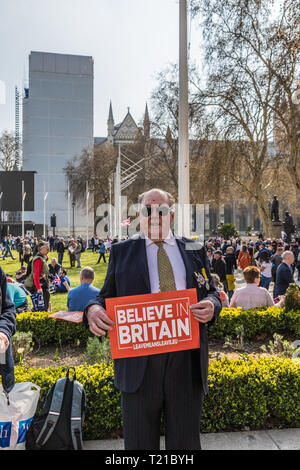 Westminster, London, UK. 29 Mar 2019. La marche de quitter l'UE par Brexit partisans, a eu lieu à la place du Parlement de Westminster, le vendredi 29 mars 2019. Credit : chrispictures/Alamy Live News Banque D'Images