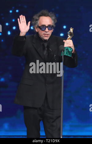 Rome, Italie. Mar 27, 2019. Rome, studios, TV show "64ème David di Donatello". Dans la photo : Tim Burton avec le David di Donatello : Crédit Photo Agency indépendante/Alamy Live News Banque D'Images