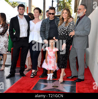 Los Angeles, USA. Mar 29, 2019. LOS ANGELES, CA. 29 mars 2019 : Truman Hanks, Elizabeth Ann Hanks, Chet Hanks, Michée Hanks, Rita Wilson et Tom Hanks au Hollywood Walk of Fame Star actrice Rita Wilson Cérémonie en l'honneur. Crédit photos : Paul Smith/Alamy Live News Banque D'Images