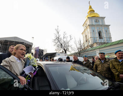 Kiev, Ukraine. Mar 29, 2019. Candidat à l'élection présidentielle ukrainienne Ioulia Timochenko vu la saluant partisans pendant une campagne électorale rally. Élections présidentielles en Ukraine aura lieu le 31 mars 2019. Credit : SOPA/Alamy Images Limited Live News Banque D'Images