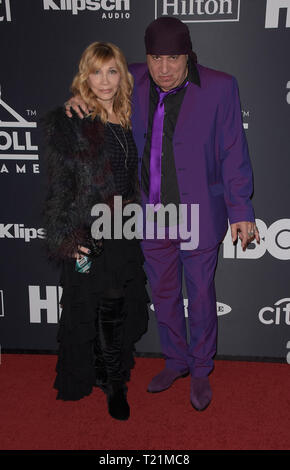 NEW YORK, NEW YORK - Le 29 mars : Maureen Van Zandt, Steven Van Zandt assister à la 2019 Rock & Roll Hall of Fame de la cérémonie au Barclays Center le 29 mars 2019 dans la ville de New York. Photo : imageSPACE/MediaPunch Banque D'Images