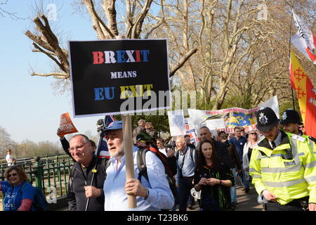 Quitter signifie quitter Rally le jour où le Royaume-Uni devait quitter l'UE - 29 mars 2019 Banque D'Images