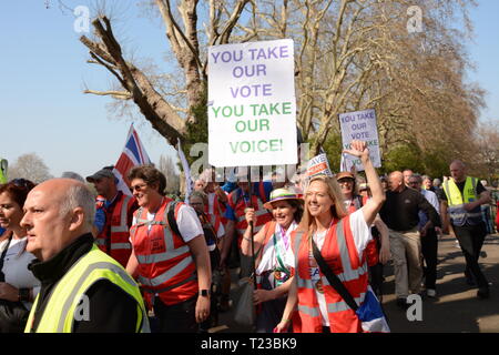 Quitter signifie quitter Rally le jour où le Royaume-Uni devait quitter l'UE - 29 mars 2019 Banque D'Images