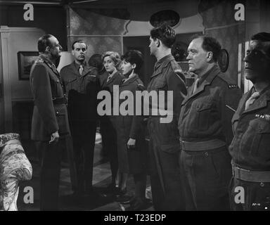 La crevette amoureuse (1962) Cecil Parker, Ian Carmichael, Liz Fraser, Bridget Armstrong, Derek Nimmo, Roddy McMillan, Harry Locke Date : 1962 Banque D'Images