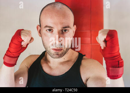 Portrait de boxer dans la salle de sport Banque D'Images