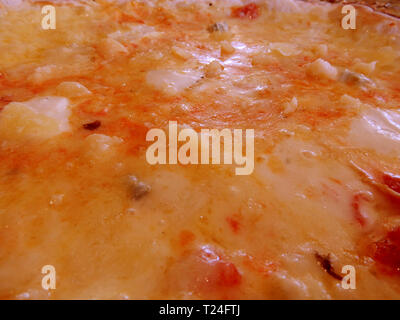Close up of des pizzas avec quatre fromages sur le dessus Banque D'Images