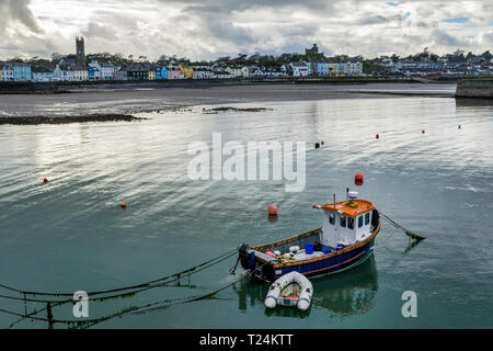 C'est un bateau de pêche ancré dans Donaghadee sur la côte est de l'Irlande du Nord. Banque D'Images