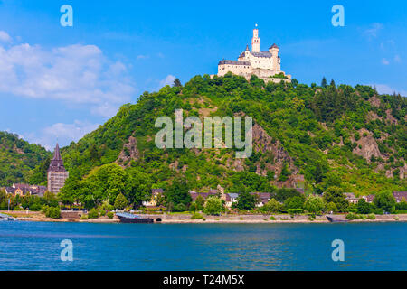 Marksburg est un château au-dessus de la ville de Braubach en Rhénanie-Palatinat, Allemagne Banque D'Images