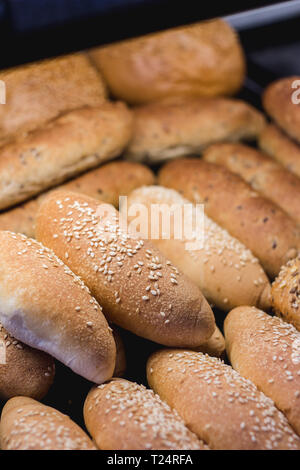 Différents types de pain dans la boulangerie Banque D'Images
