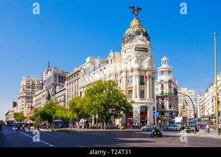 MADRID, ESPAGNE - 21 septembre 2017 : Bâtiment Metropolis ou Edificio Metropolis est un immeuble de bureaux à l'angle de la Calle de Alcalá et Gran Via Banque D'Images