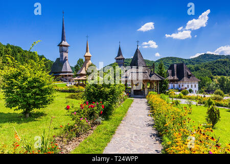 Barsana, Roumanie. Églises en bois au Monastère Barsana. La région de Maramures. Banque D'Images