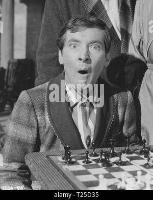 Les jonquilles ronde deux fois (1962) Kenneth Willliams, Date : 1962 Banque D'Images