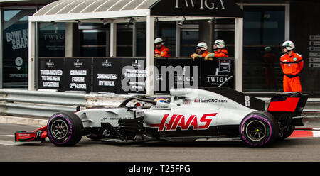 Monte Carlo / Monaco - 05/24/2018 - # 8 Romain Grosjean (FRA) dans sa HAAS F1 RVF-18 pendant le jour de l'ouverture en avance sur le Grand Prix de Monaco 2018 Banque D'Images