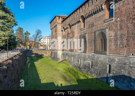 Milan, Italie - 8 mars 2019 : Le château de Sforzesco - est l'un des points de repère les plus importants de Milan Banque D'Images