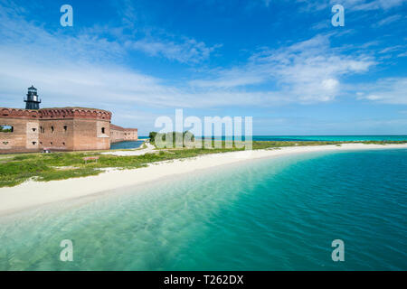 USA, Florida, Florida Keys, le parc national sec de Tortugas, eaux turquoise et plage de sable blanc avant de Fort Jefferson Banque D'Images