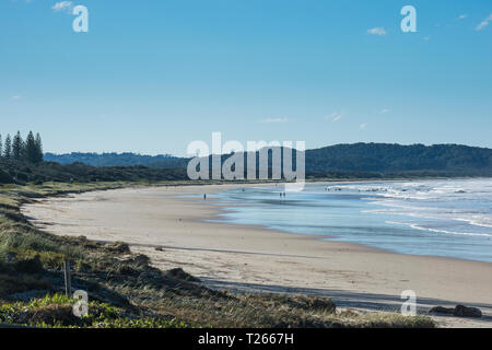 L'Australie, dans le Queensland, à Byron Bay, longue plage de sable à Lennox Head Banque D'Images