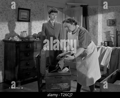 Les jeunes épouses Tale (1951), Audrey Hepburn, Fabia Drake Date : 1951 Banque D'Images
