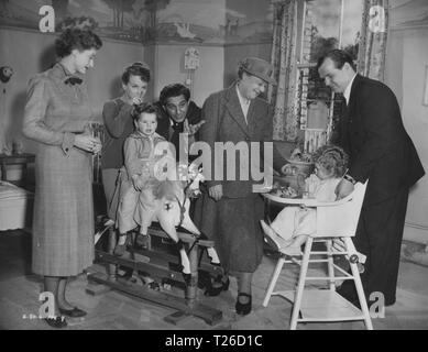 Les jeunes épouses Tale (1951) Helen Cherry, Joan Greenwood, Tony Variateur, Réalisateur Henry Cass, Fabia Drake, Date : 1951 Banque D'Images