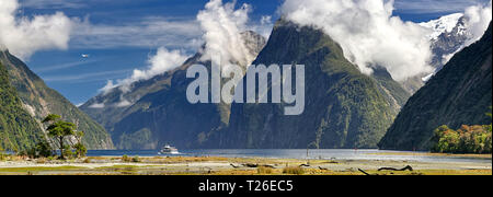 Activités à Milford Sound (Fjordland, Nouvelle-Zélande) Banque D'Images