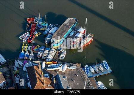 Toutes les formes d'artisanat lié à l'historique Underfall Yard marina. Bristol de l'air. Banque D'Images