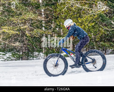 Fatbiking au Mont-Sainte-Anne, Québec, Canada Banque D'Images