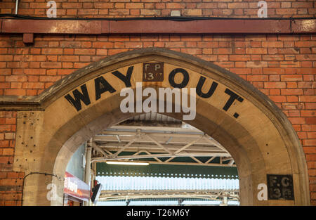 Bristol, Royaume-Uni, 21 février 2019, ancien chemin de l'affichage à la gare Temple Meads de Bristol Banque D'Images