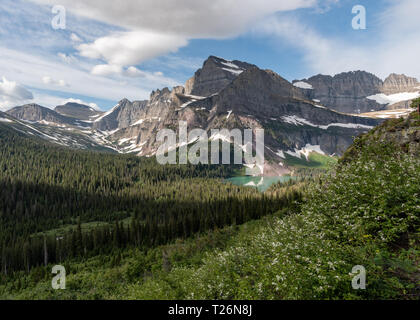 Première Vision de Grinnell Lake de trail jusqu'à Glacier Grinnell Banque D'Images